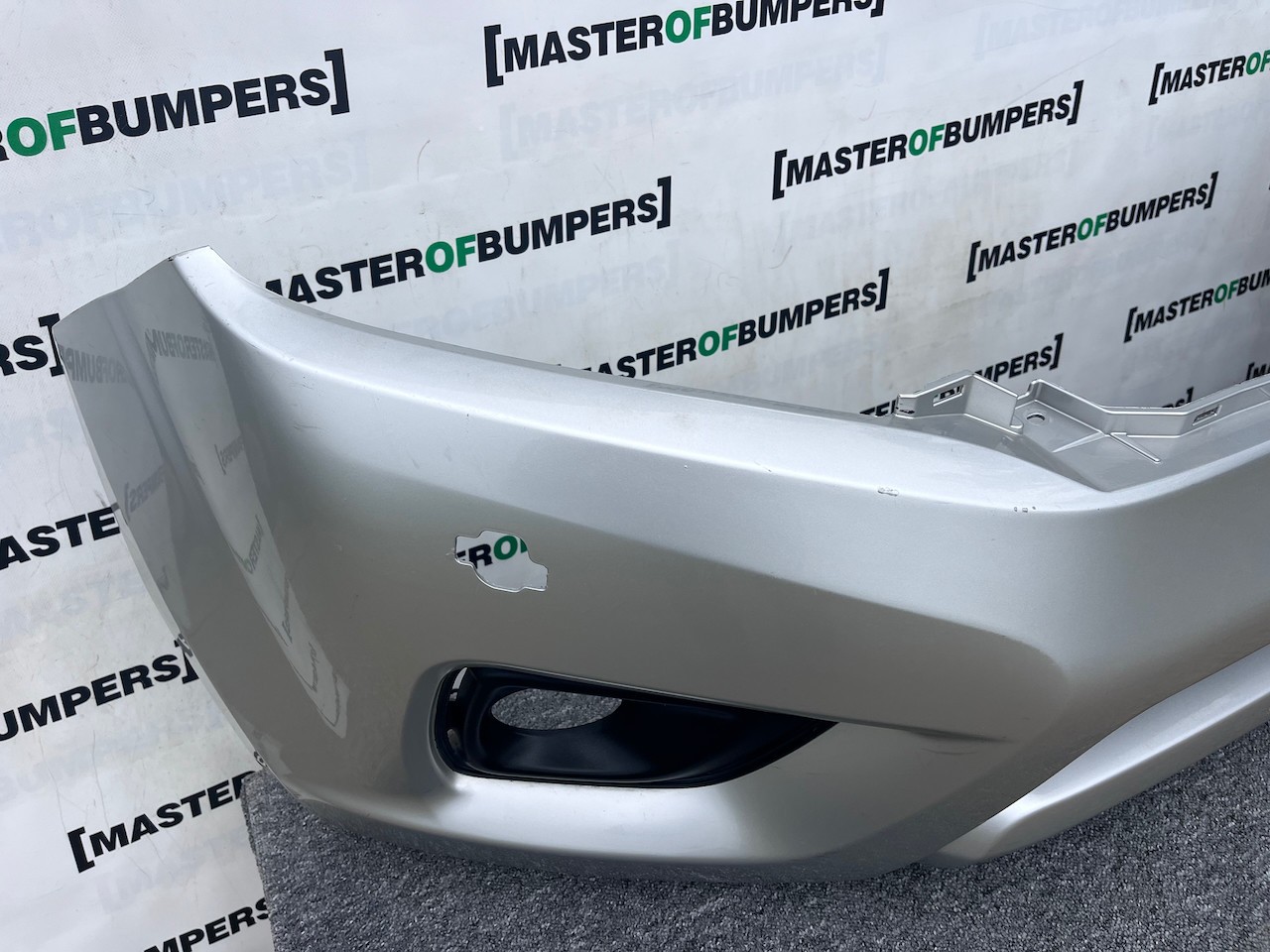 Nissan Navara Tekna Pick Up Mk4 2016-2021 Front Bumper + Jets Genuine [l647]