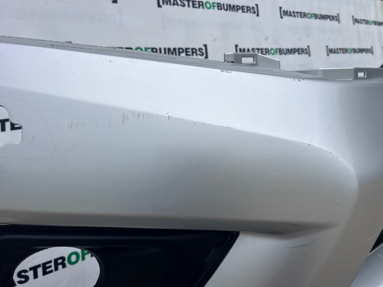 Nissan Navara Tekna Pick Up Mk4 2016-2021 Front Bumper + Jets Genuine [l647]