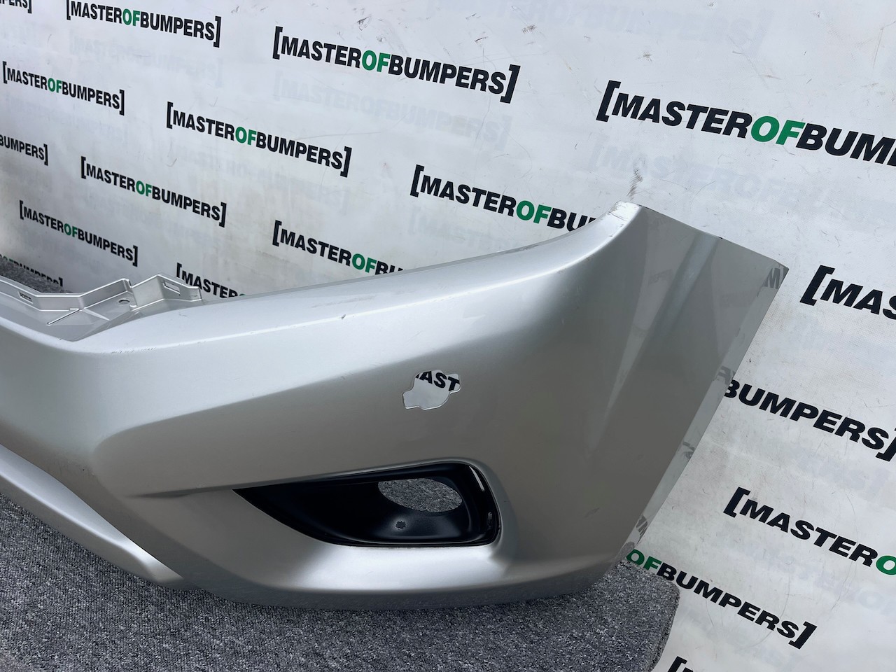 Nissan Navara Tekna Pick Up Mk4 2016-2021 Front Bumper + Jets Genuine [l647]