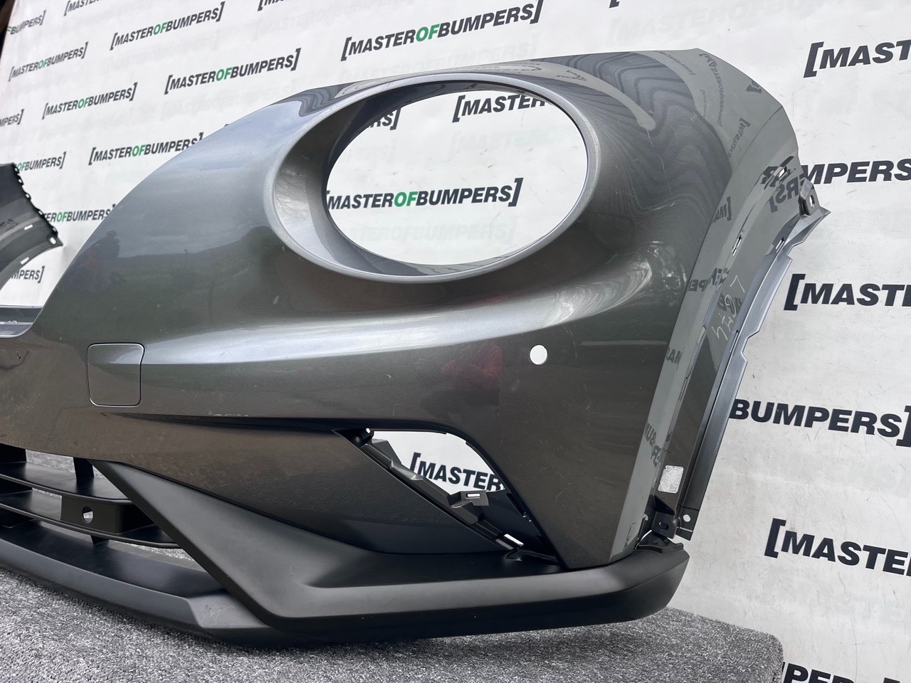 Nissan Juke Tekna N-connecta Mk2 2019 - 2024 Front Bumper 4 Pdc Genuine [l674]