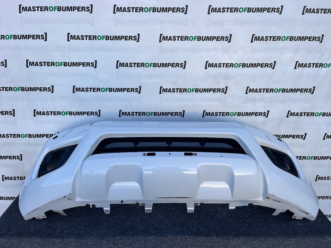 Nissan Navara Tekna Pick Up Mk4 2016-2021 Front Bumper + Jets Genuine [l680]