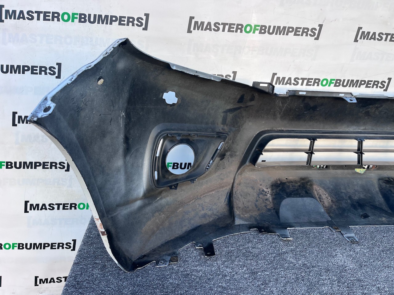 Nissan Navara Tekna Pick Up Mk4 2016-2021 Front Bumper + Jets Genuine [l680]