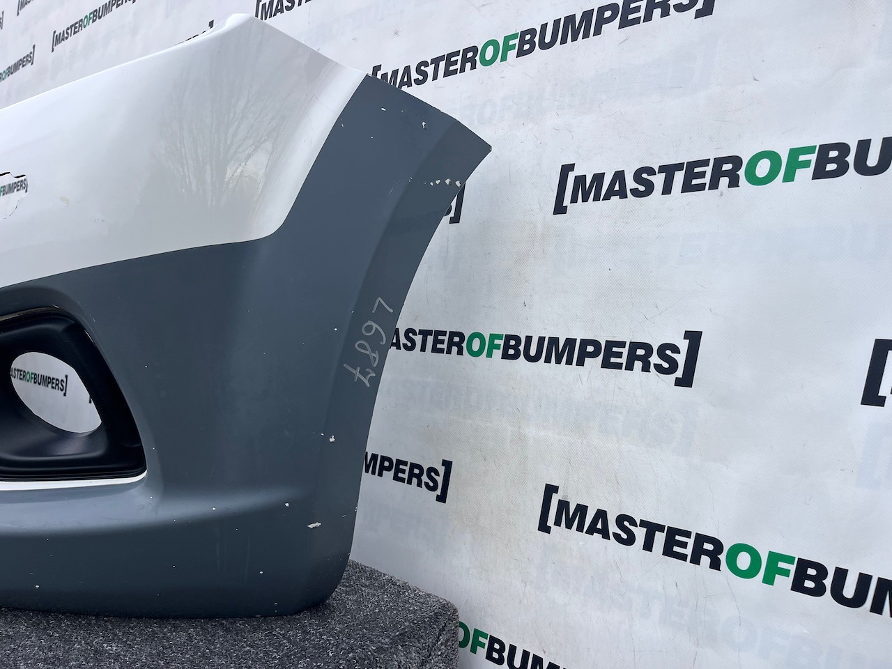 Nissan Navara Tekna Pick Up Mk4 2016-2021 Front Bumper + Jets Genuine [l687]