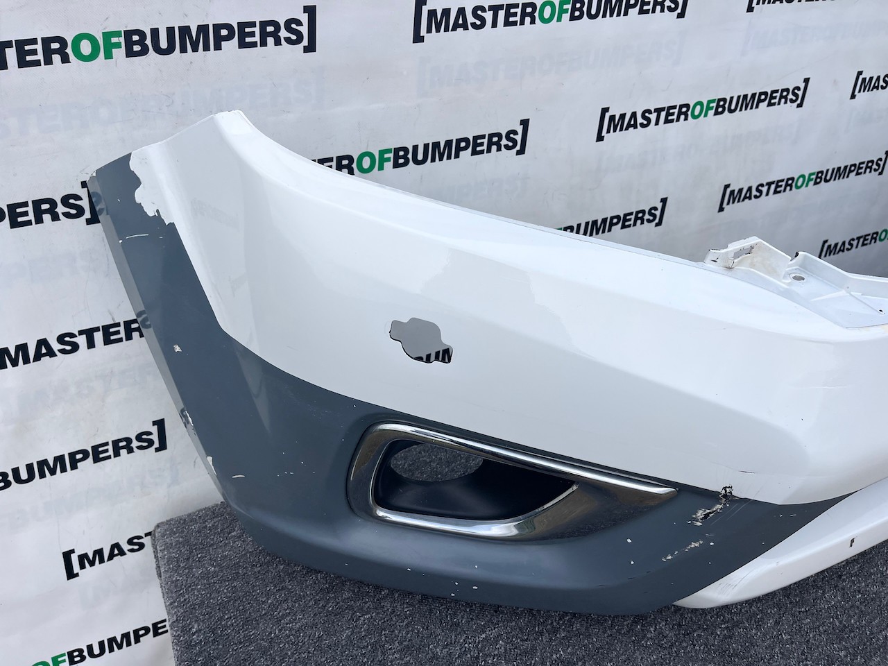 Nissan Navara Tekna Pick Up Mk4 2016-2021 Front Bumper + Jets Genuine [l687]