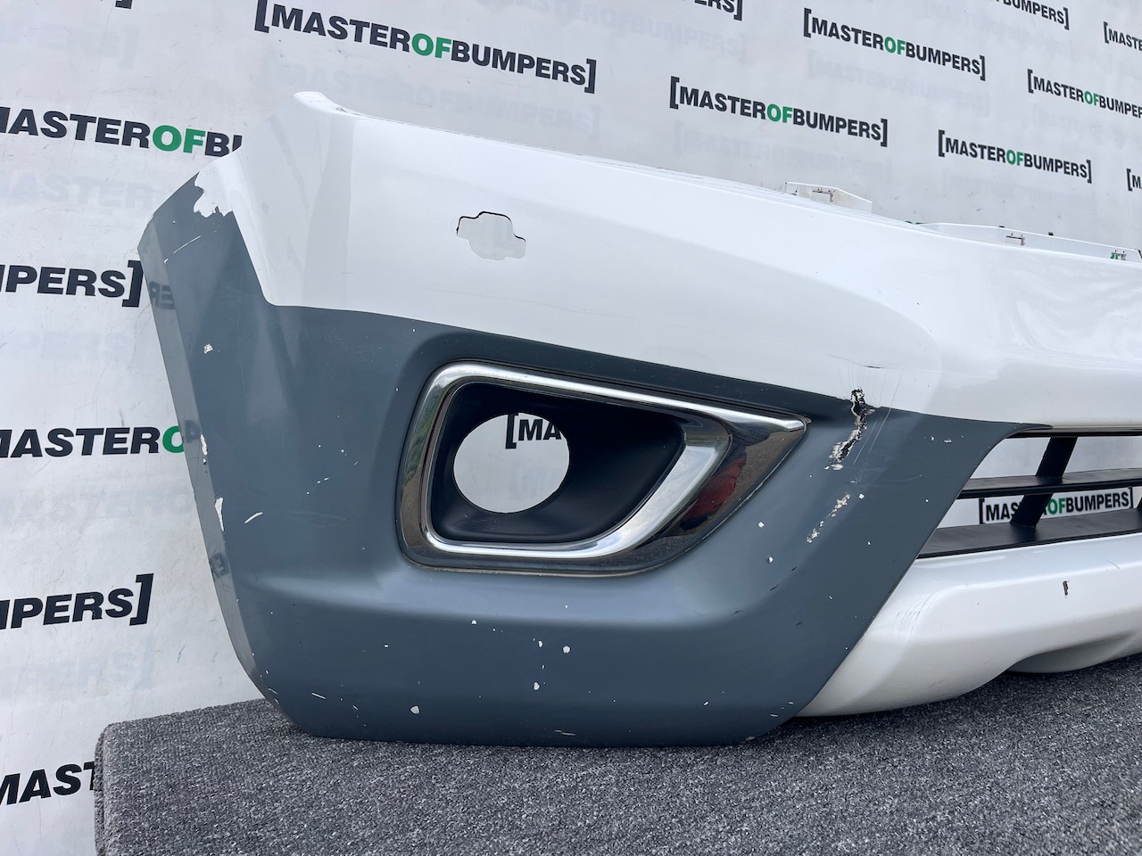 Nissan Navara Tekna Pick Up Mk4 2016-2021 Front Bumper + Jets Genuine [l687]