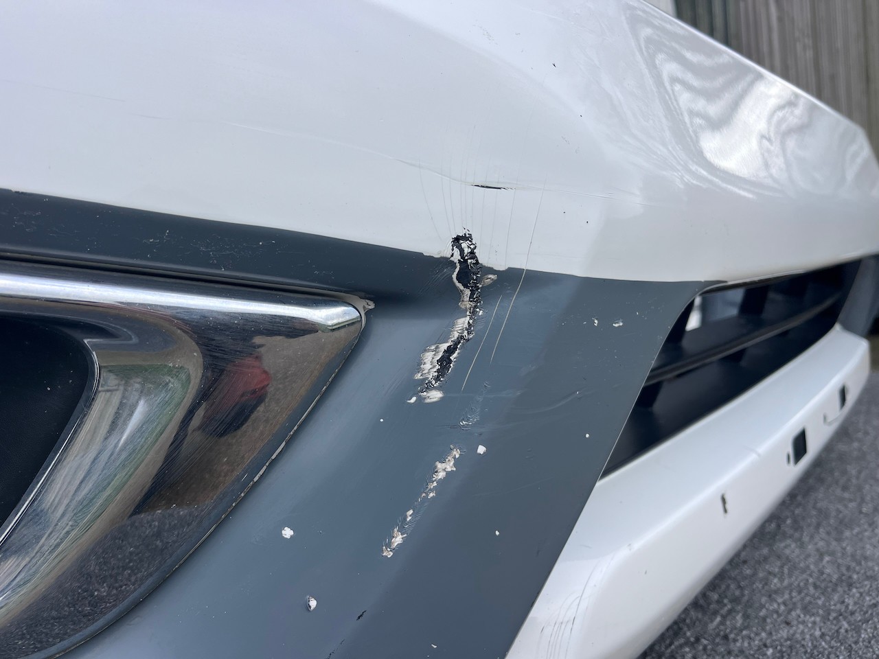 Nissan Navara Tekna Pick Up Mk4 2016-2021 Front Bumper + Jets Genuine [l687]