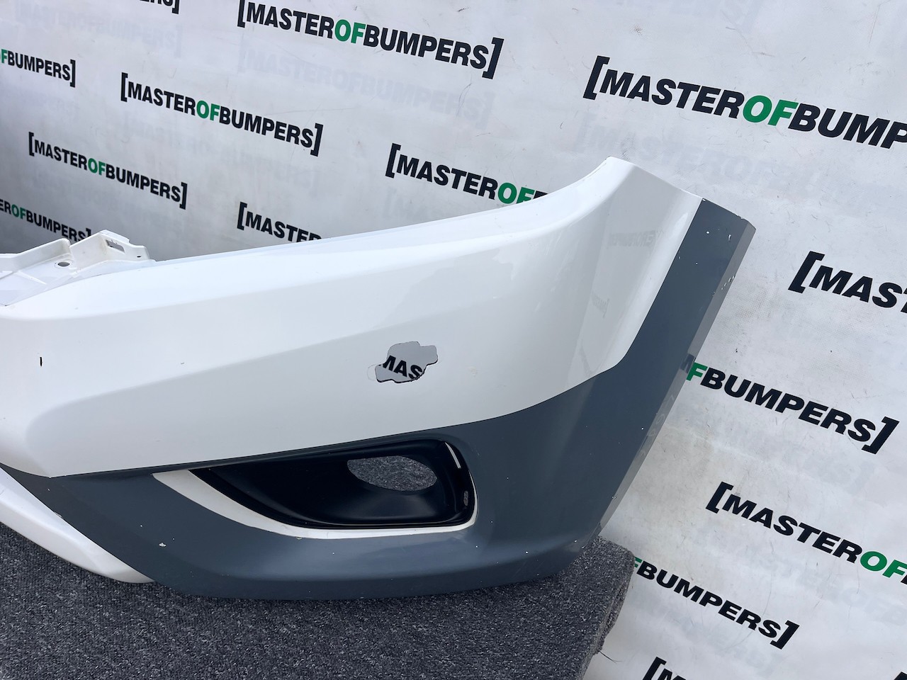 Nissan Navara Tekna Pick Up Mk4 2016-2021 Front Bumper + Jets Genuine [l687]