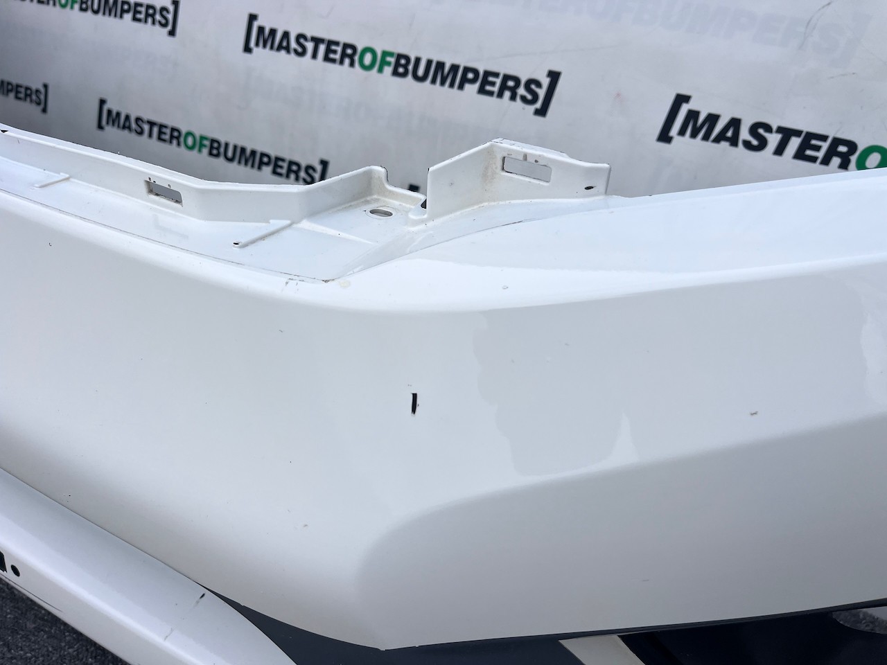 Nissan Navara Tekna Pick Up Mk4 2016-2021 Front Bumper + Jets Genuine [l687]