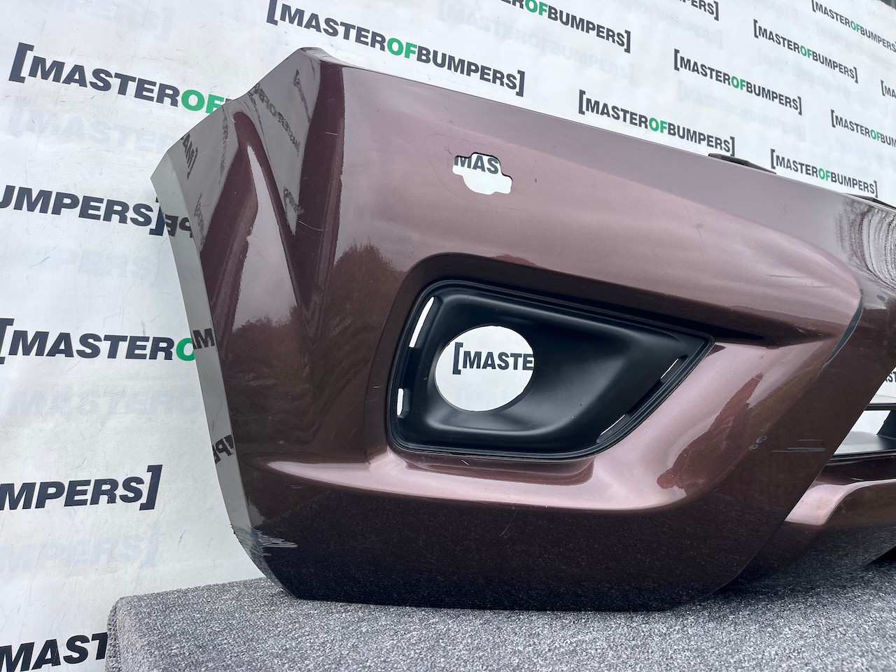 Nissan Navara Tekna Pick Up Mk4 2016-2021 Front Bumper + Jets Genuine [l688]