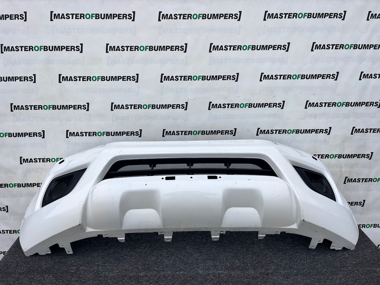 Nissan Navara Tekna Pick Up Mk4 2016-2021 Front Bumper + Jets Genuine [l693]