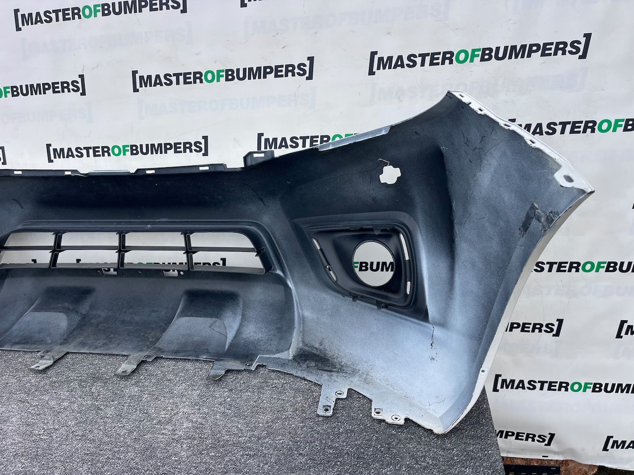 Nissan Navara Tekna Pick Up Mk4 2016-2021 Front Bumper + Jets Genuine [l693]