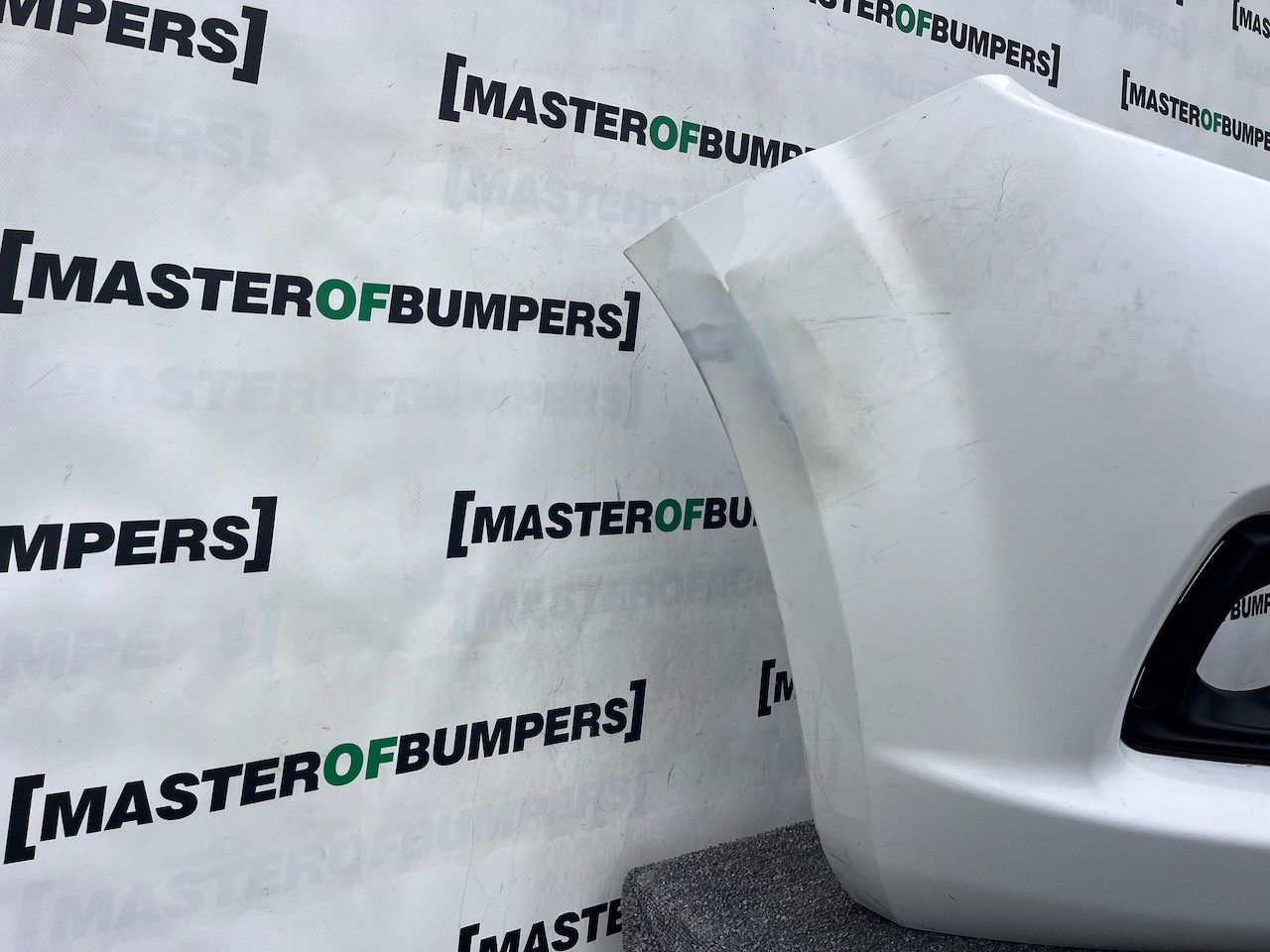 Nissan Navara Tekna Pick Up Mk4 2016-2021 Front Bumper + Jets Genuine [l693]