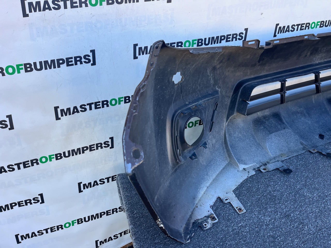 Nissan Navara Tekna Pick Up Mk4 2016-2021 Front Bumper + Jets Genuine [l720]