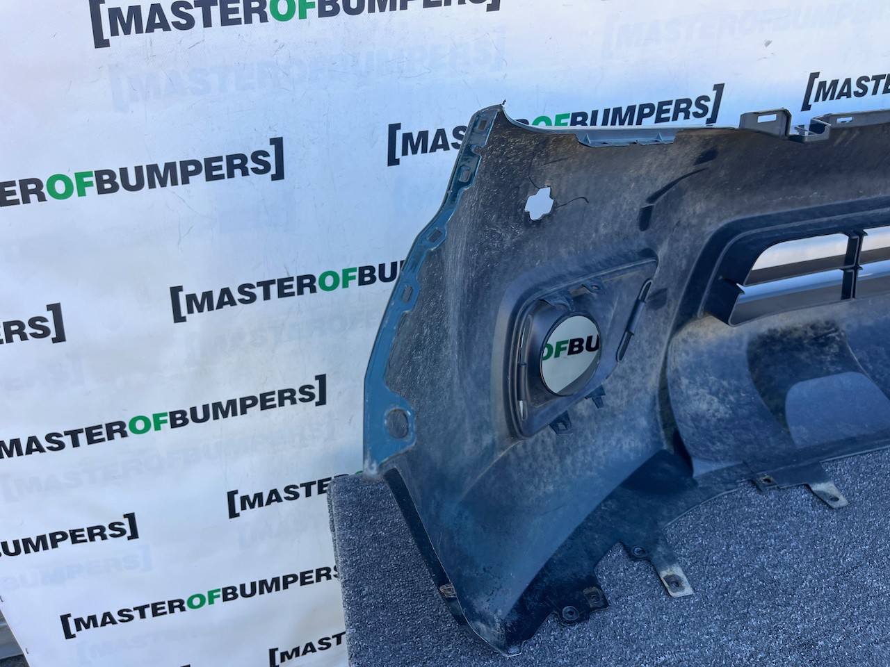 Nissan Navara Tekna Pick Up Mk4 2016-2021 Front Bumper + Jets Genuine [l721]