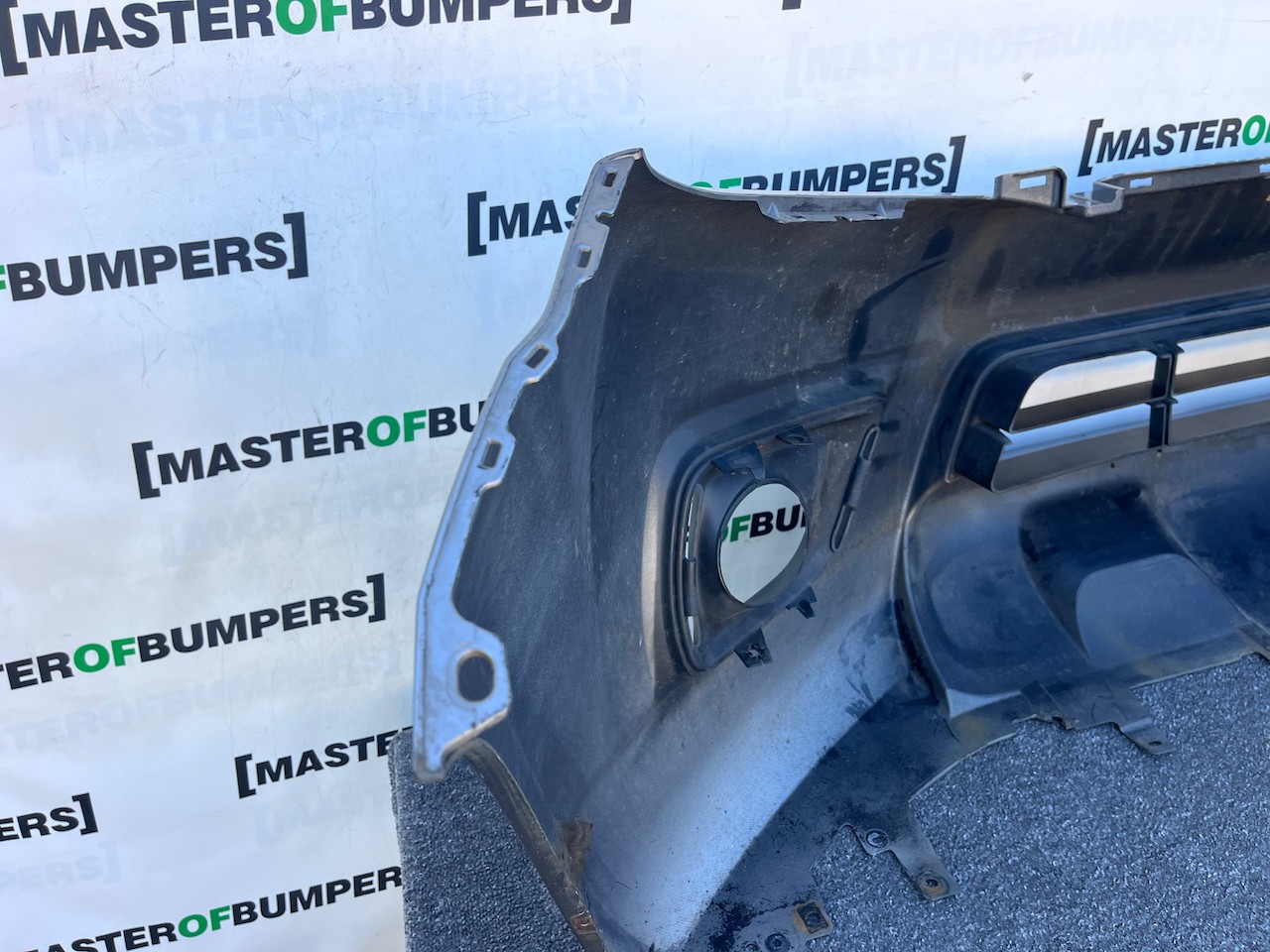 Nissan Navara Tekna Pick Up Mk4 2016-2021 Front Bumper No Jets Genuine [l718]