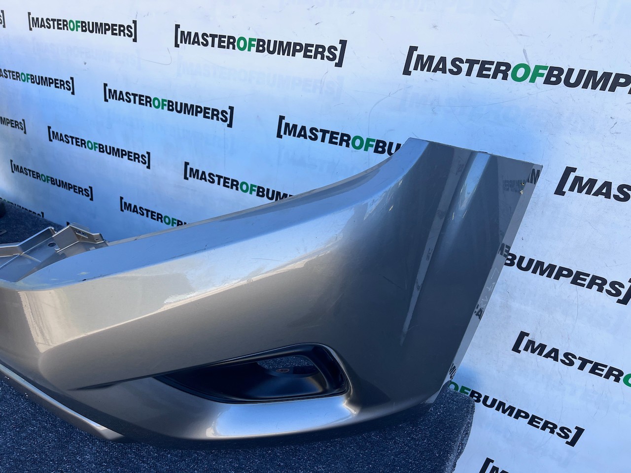 Nissan Navara Tekna Pick Up Mk4 2016-2021 Front Bumper No Jets Genuine [l718]