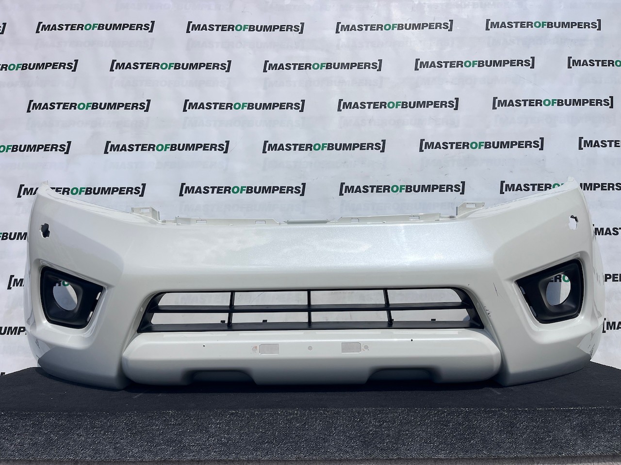 Nissan Navara Tekna Pick Up Mk4 2016-2021 Front Bumper + Jets Genuine [l741]