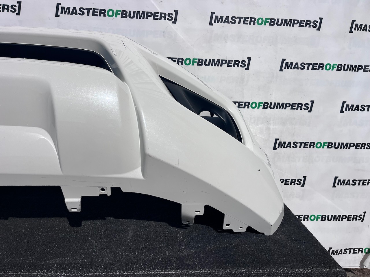 Nissan Navara Tekna Pick Up Mk4 2016-2021 Front Bumper + Jets Genuine [l741]