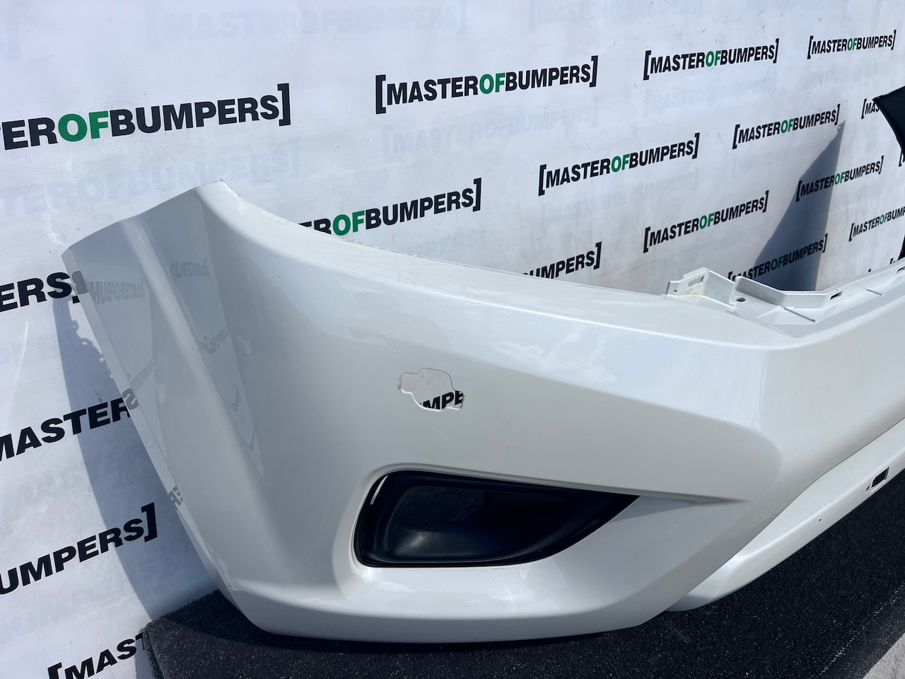 Nissan Navara Tekna Pick Up Mk4 2016-2021 Front Bumper + Jets Genuine [l741]
