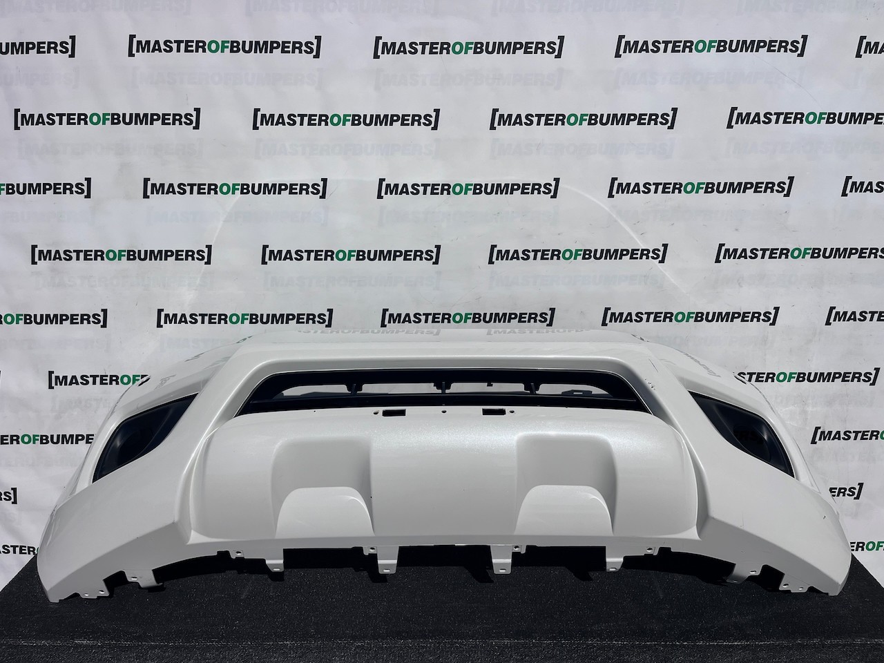 Nissan Navara Tekna Pick Up Mk4 2016-2021 Front Bumper + Jets Genuine [l741]