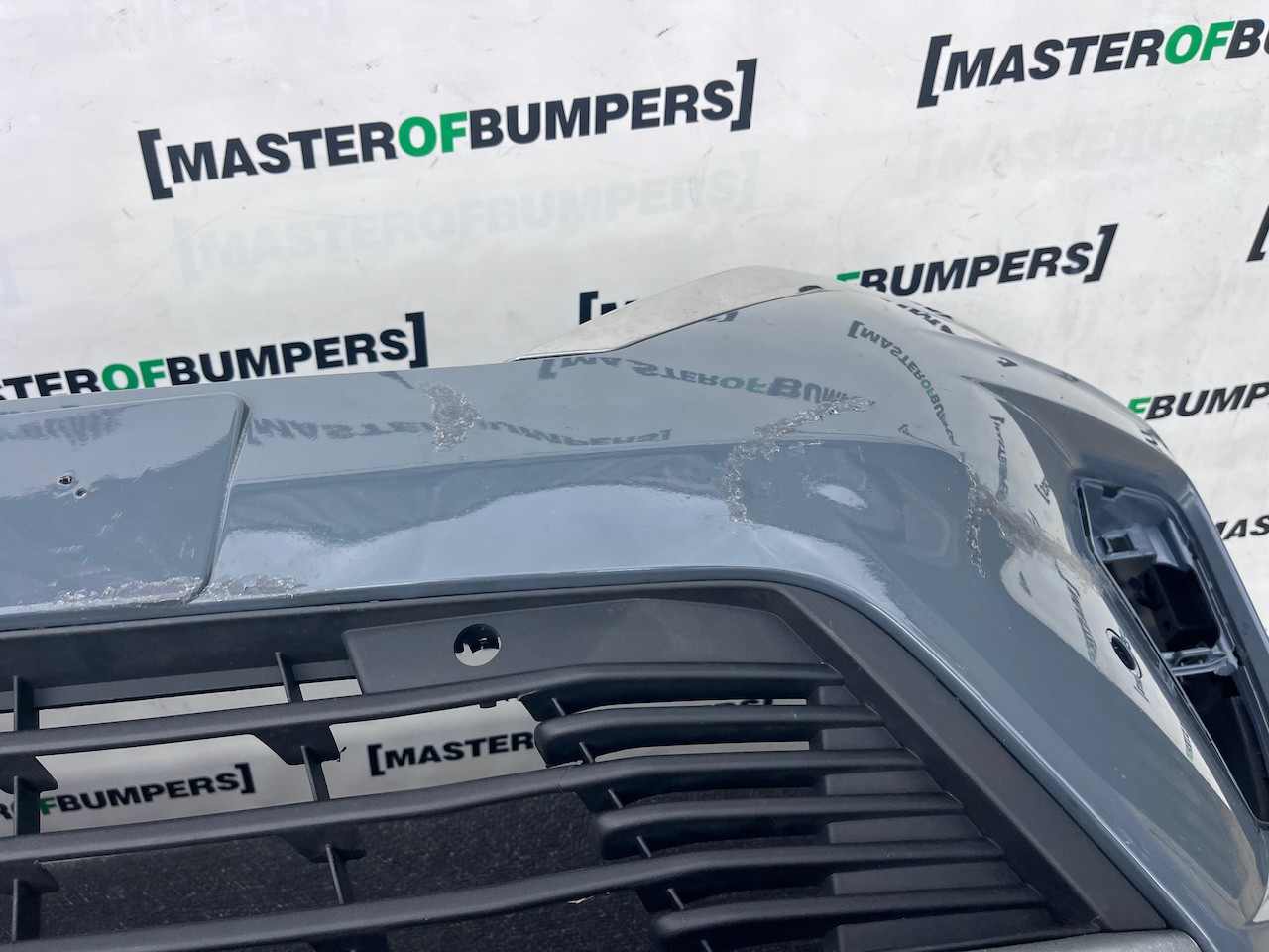 Nissan Townstar Tekna Van 2023-2026 Front Bumper 6 Pdc Genuine [l742]