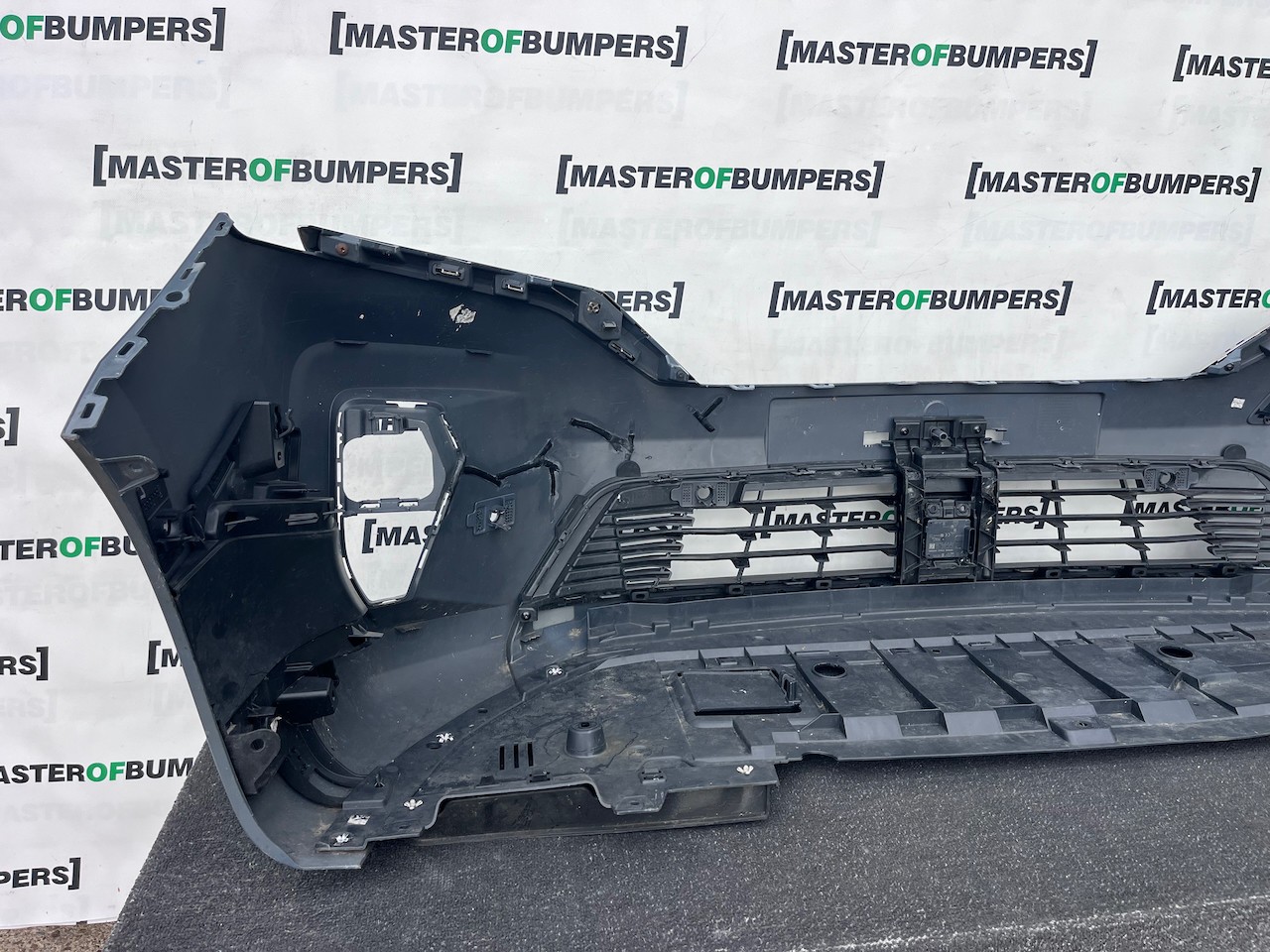 Nissan Townstar Tekna Van 2023-2026 Front Bumper 6 Pdc Genuine [l742]