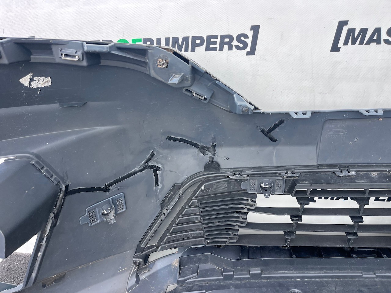 Nissan Townstar Tekna Van 2023-2026 Front Bumper 6 Pdc Genuine [l742]