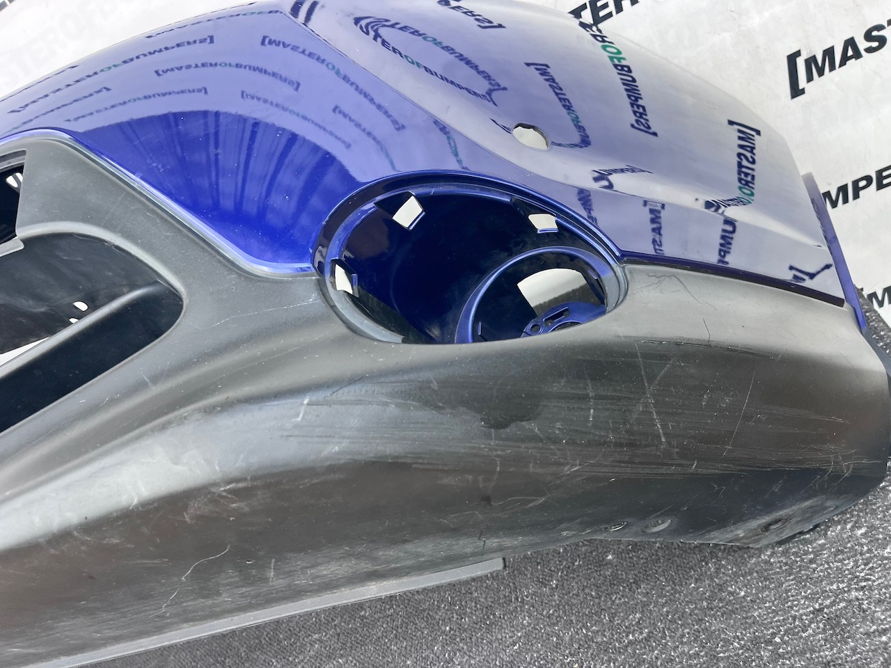 Nissan Qashqai Tekna Mk2 2014-2017 Front Bumper 4 Pdc No Jets Genuine [l744]