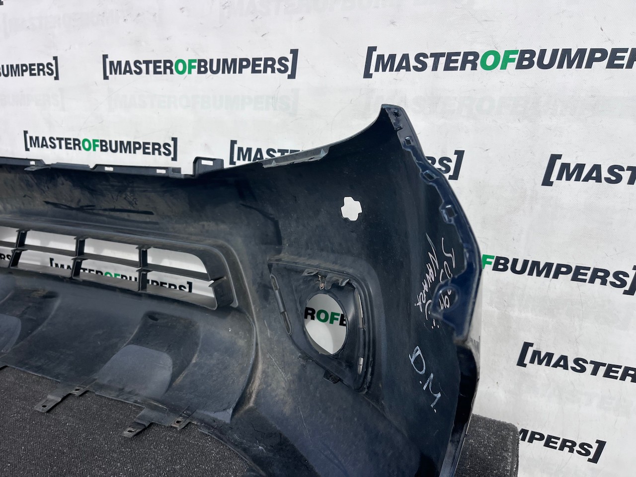 Nissan Navara Tekna Pick Up Mk4 2016-2021 Front Bumper + Jets Genuine [l745]