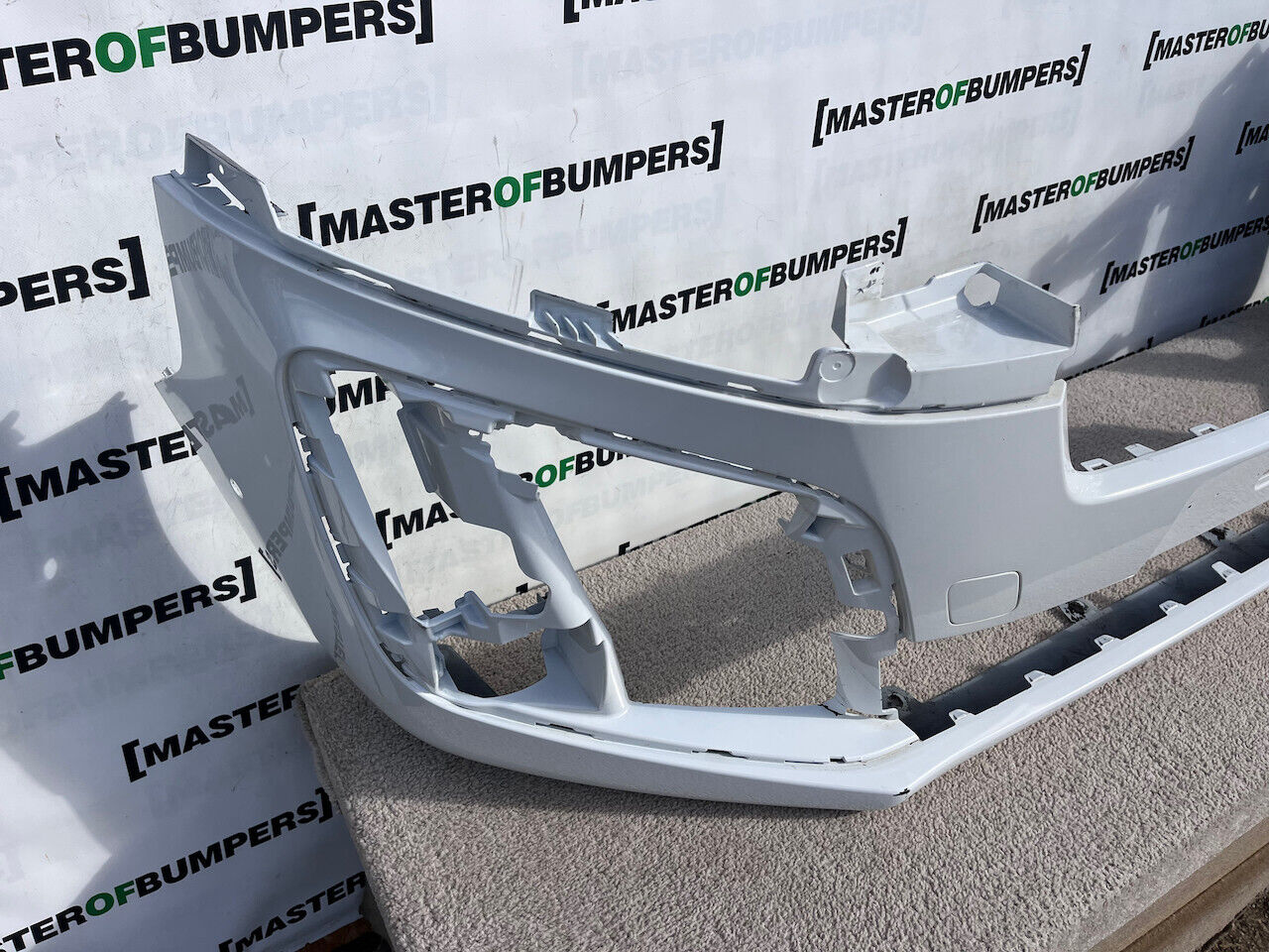 Peugeot Expert Vivaro Scudo Zafira 2016-2022 Front Bumper 6 Pdc Genuine [c356]