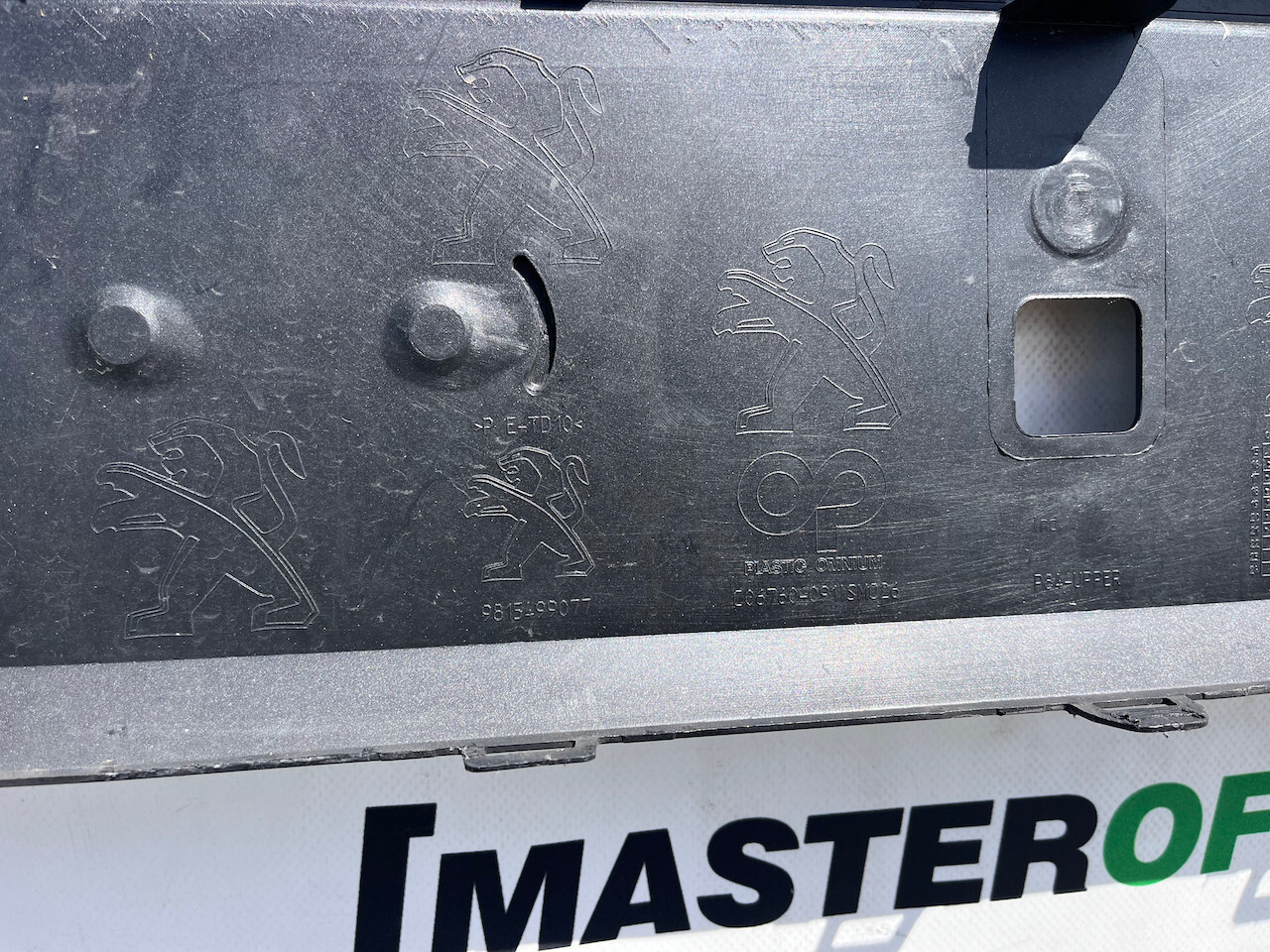 Peugeot 3008 5008 Gt Line Only 2017-2020 Front Bumper 6 Pdc Genuine [c406]