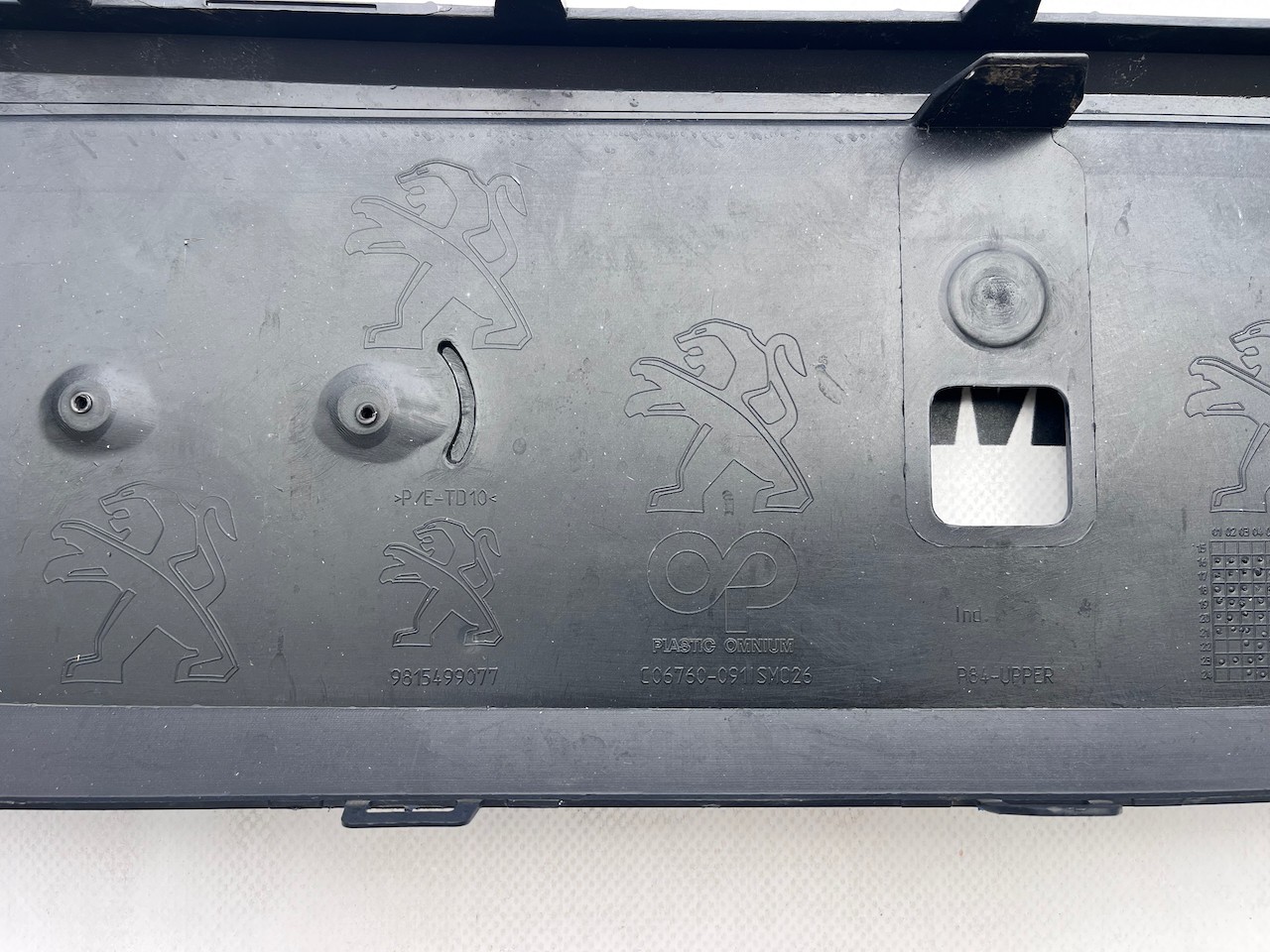 Peugeot 3008 5008 Gt Line Only 2017-2020 Front Bumper 6 Pdc Genuine [c457]