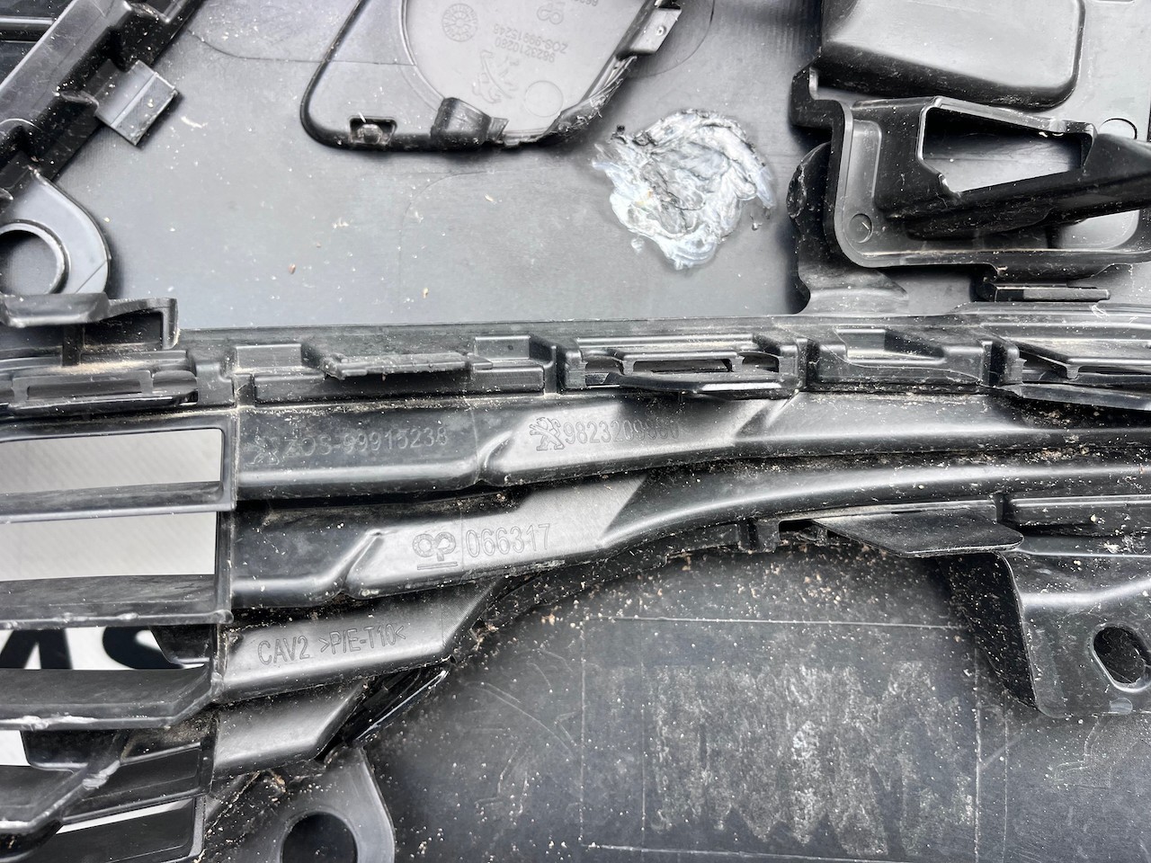 Peugeot 208 Gt Line Mk2 Hatchback 2020-2024 Front Bumper 6 Pdc Genuine [c460]