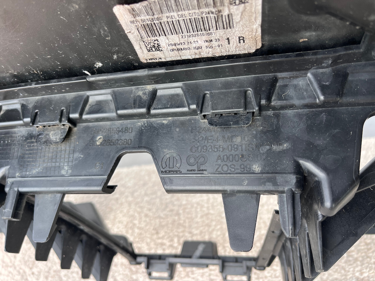 Peugeot 2008 Pure Tech E-2008 2023-on Front Bumper 4 Pdc Genuine [c394]