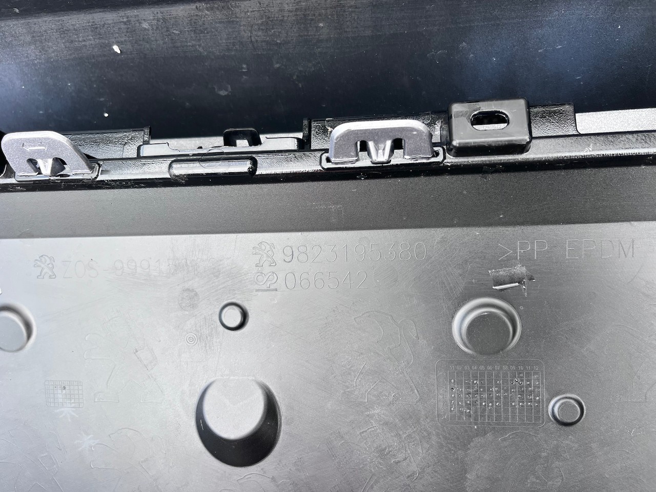 Peugeot 208 Gt Line Mk2 2020-2023 Rear Bumper 4 Pdc Genuine [c432]