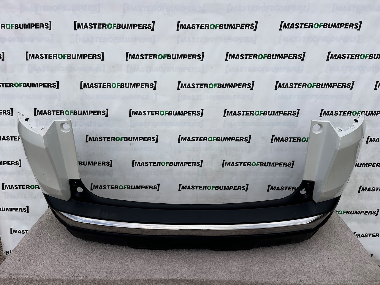 Peugeot 3008 Gt Line Allure 2017-2020 Rear Bumper 6 Pdc Genuine [c405]
