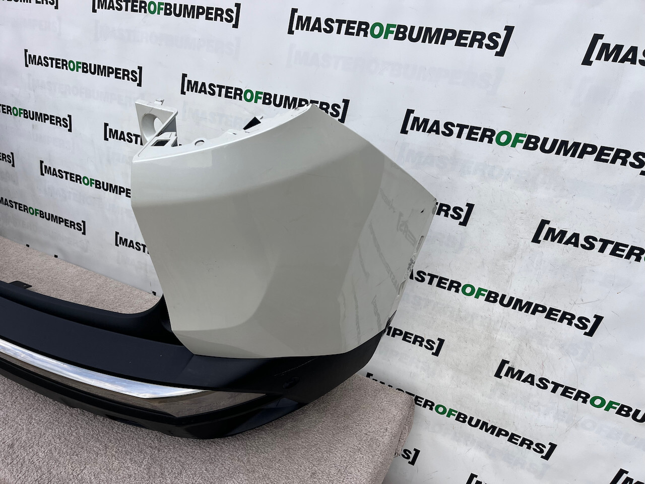 Peugeot 3008 Gt Line Allure 2017-2020 Rear Bumper 6 Pdc Genuine [c405]