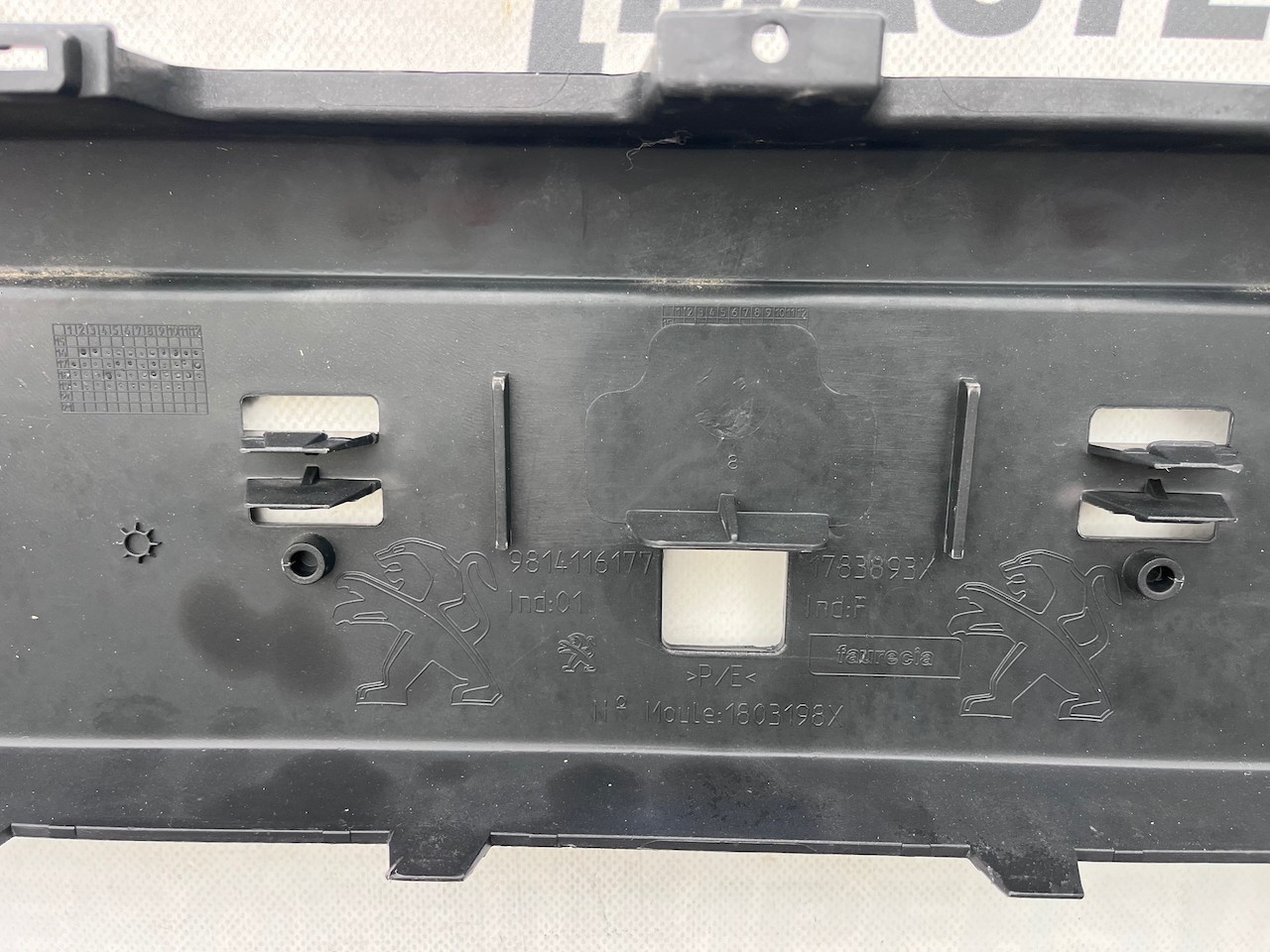 Peugeot 2008 Gt Line Allure Mk1 Lift 2016-2019 Front Bumper Genuine [c430]