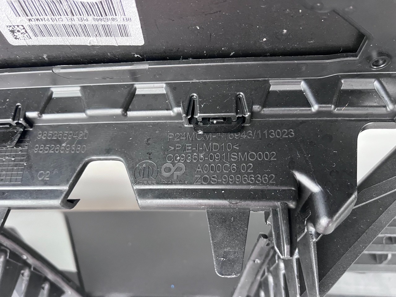 Peugeot 2008 Pure Tech E-2008 2023-on Front Bumper 4 Pdc Genuine [c462]