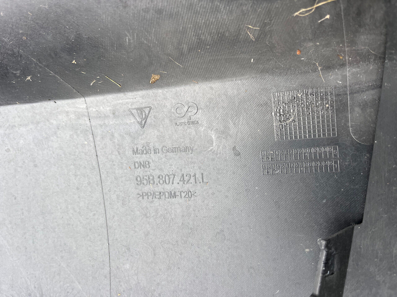 Porsche Macan S Suv Pdk V6 2015-2019 Rear Bumper 4 Pdc Genuine [p211]