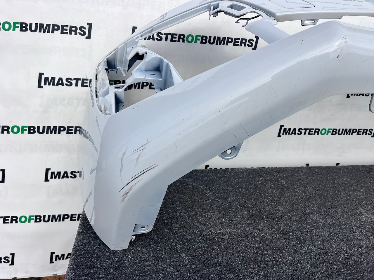 Peugeot Expert Vivaro Scudo Zafira 2016-2022 Front Bumper 6 Pdc Genuine [c490]