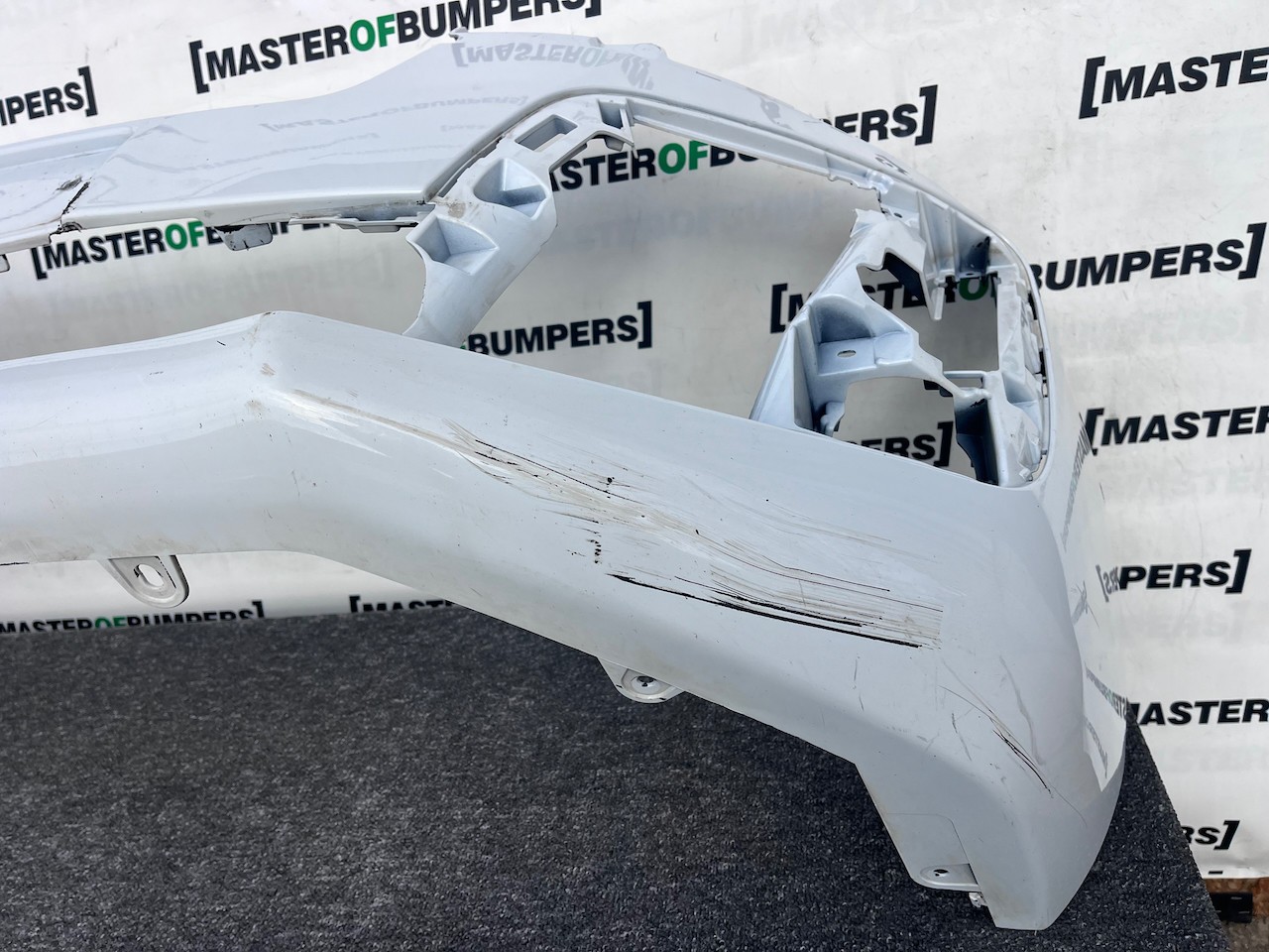 Peugeot Expert Vivaro Scudo Zafira 2016-2022 Front Bumper 6 Pdc Genuine [c490]