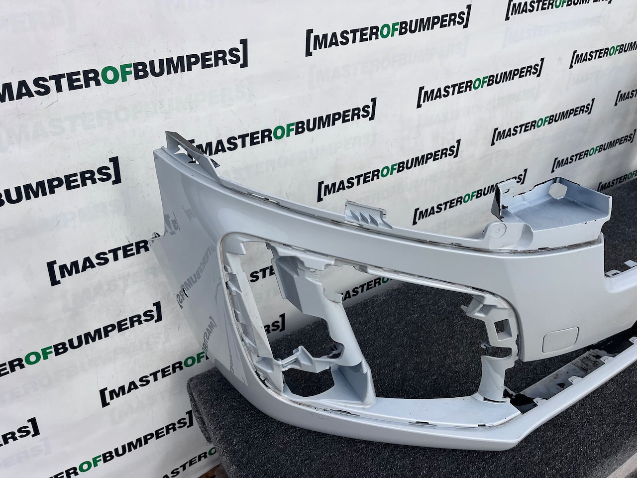 Peugeot Expert Vivaro Scudo Zafira 2016-2022 Front Bumper 6 Pdc Genuine [c490]