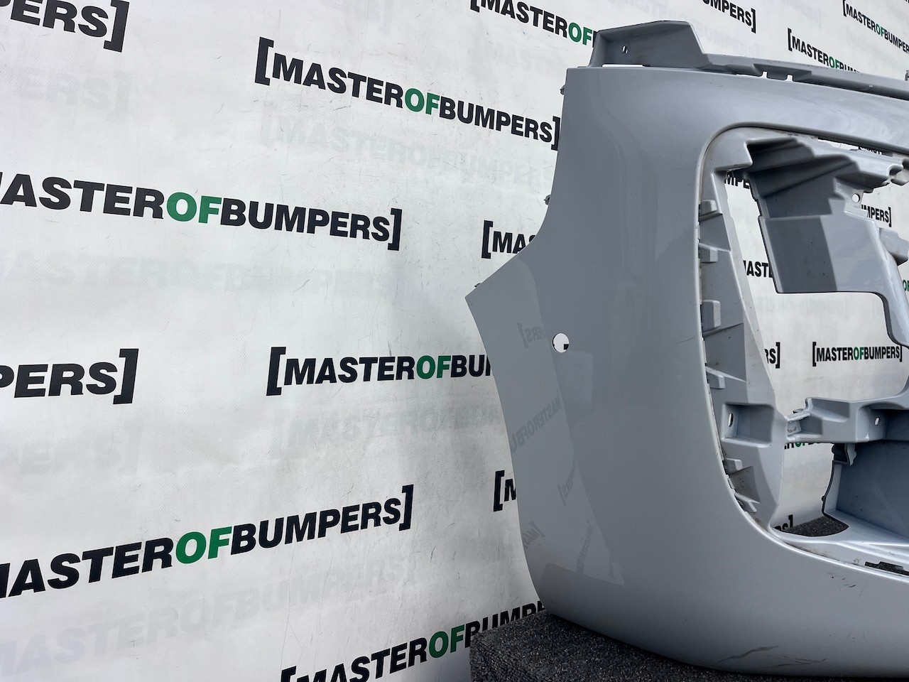 Peugeot Expert Vivaro Scudo Zafira 2016-2022 Front Bumper 6 Pdc Genuine [c490]