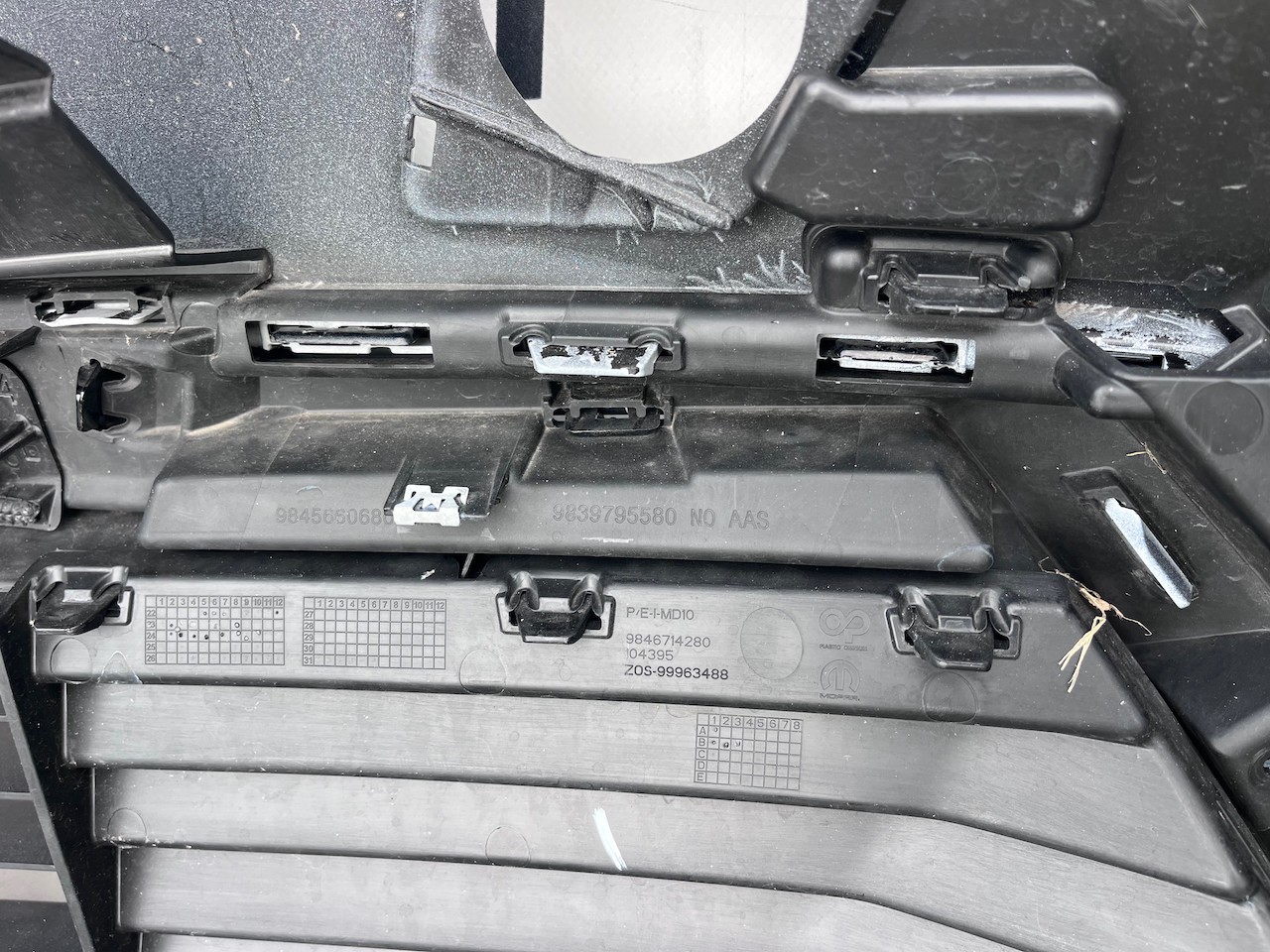 Peugeot 5008 3008 Gt Line Lift 2024-2027 Front Bumper 4 Pdc Genuine [c493]