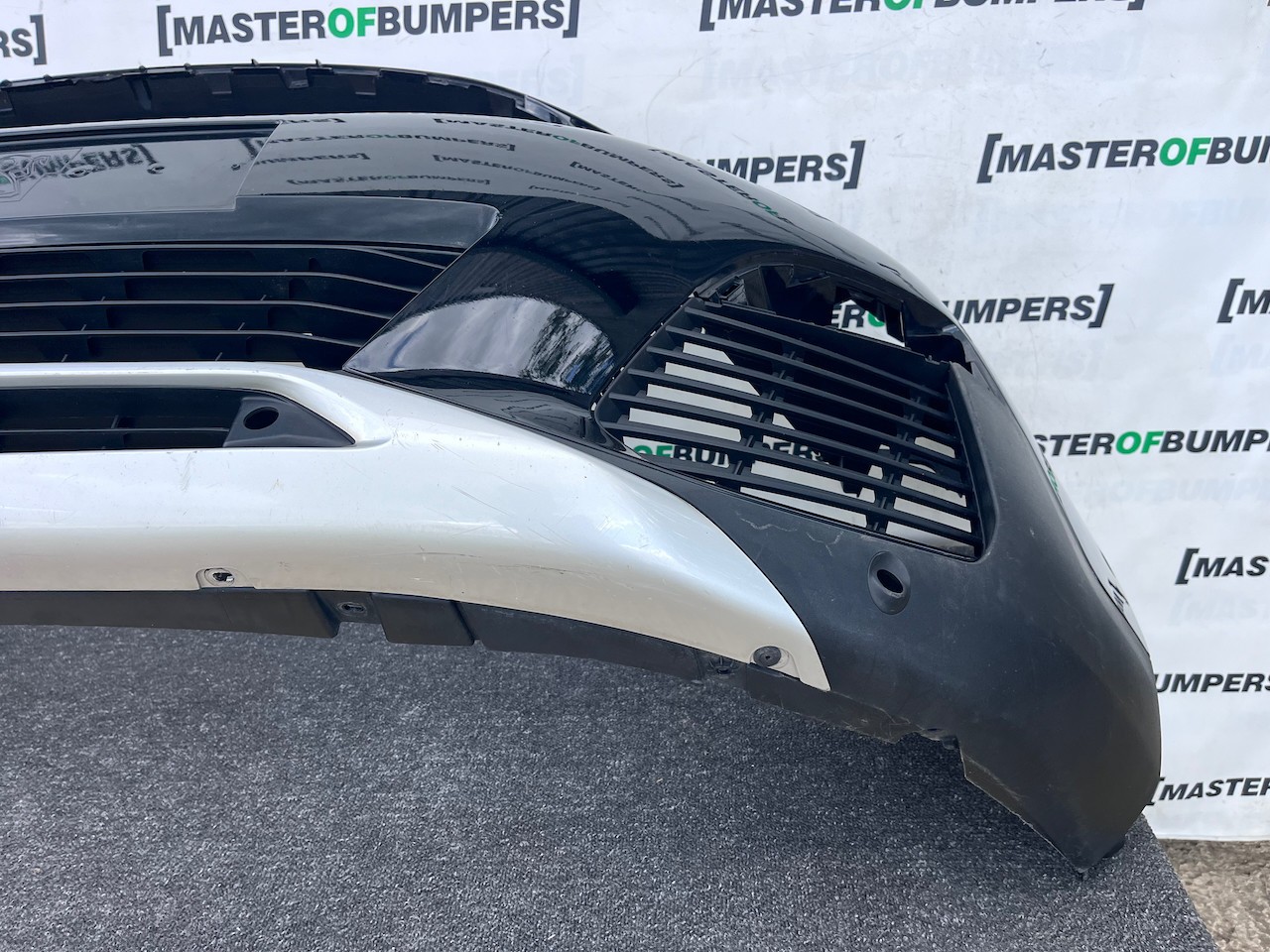 Peugeot 3008 5008 Gt Line Only 2017-2020 Front Bumper 6 Pdc Genuine [c413]