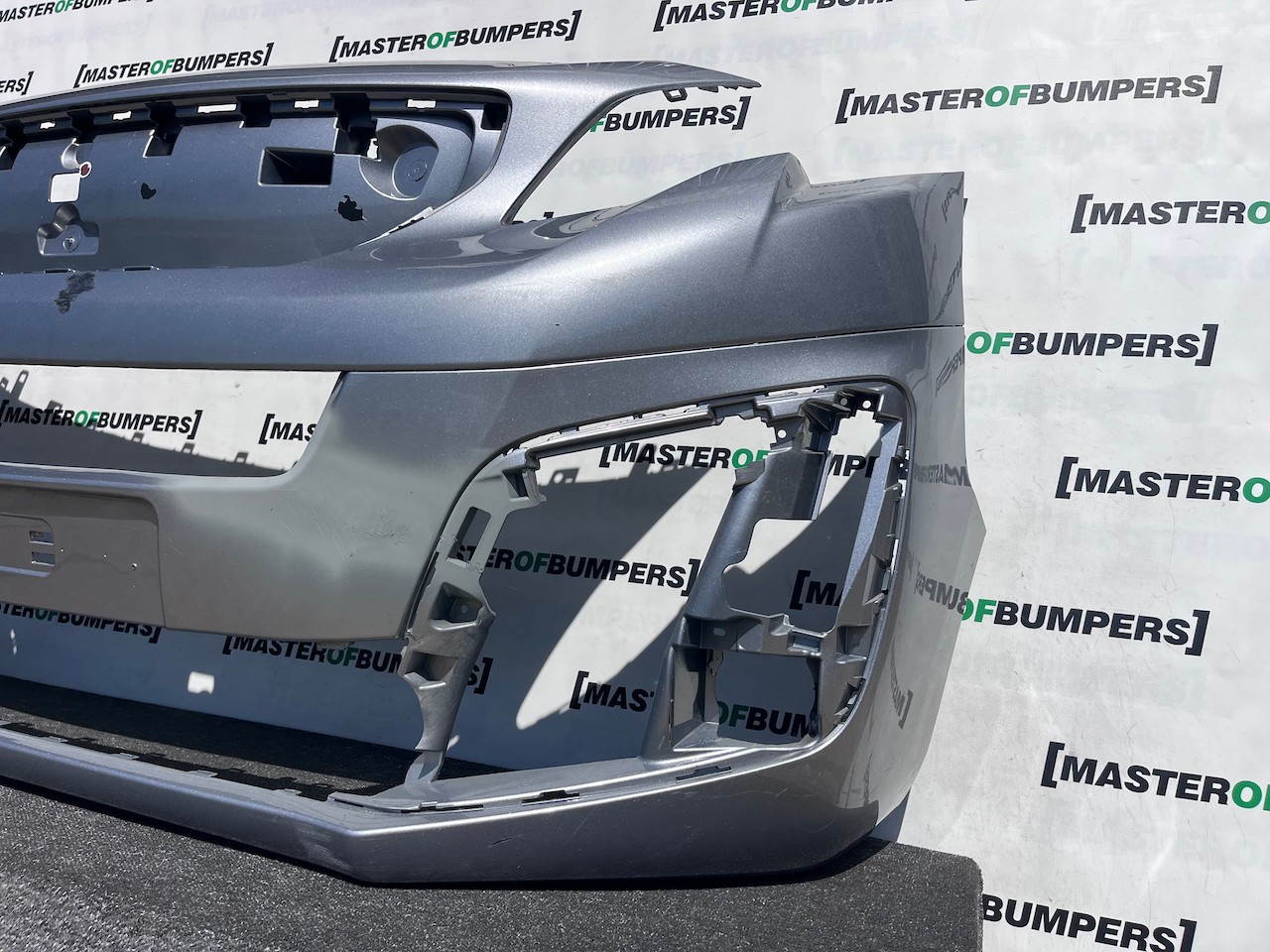 Peugeot Expert Professional 2016-2022 Front Bumper 4 Pdc Genuine [c511]