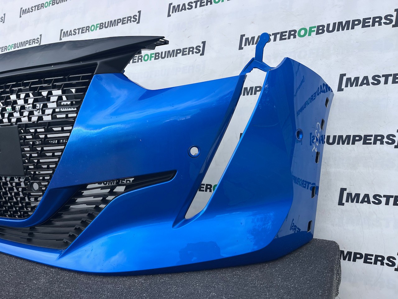 Peugeot 208 Gt Line Mk2 Hatchback 2020-2023 Front Bumper 6 Pdc Genuine [c522]