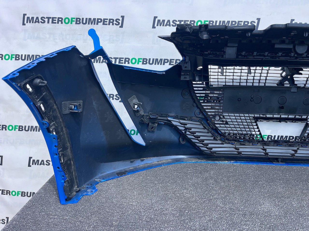 Peugeot 208 Gt Line Mk2 Hatchback 2020-2023 Front Bumper 6 Pdc Genuine [c522]