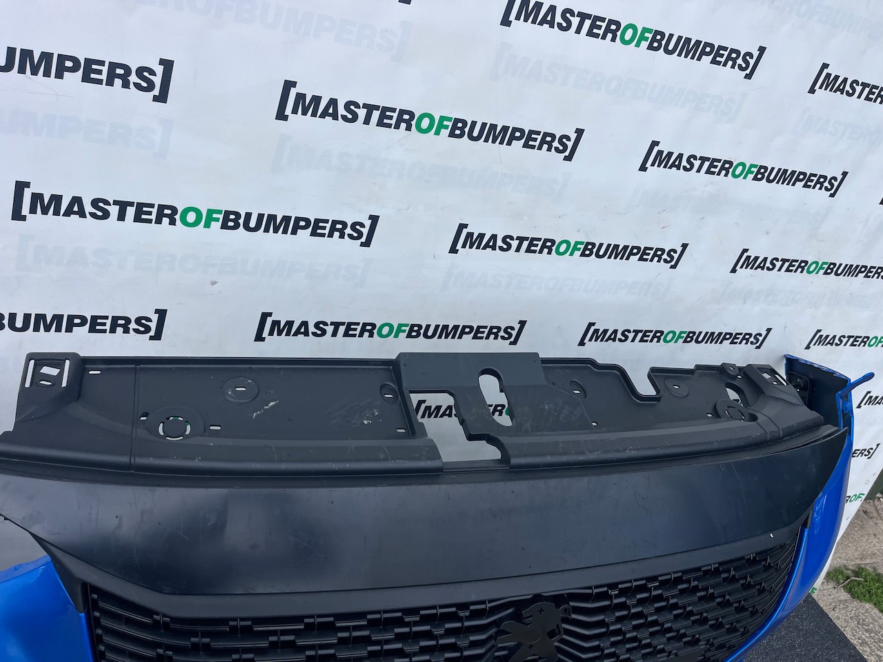 Peugeot 208 Gt Line Mk2 Hatchback 2020-2023 Front Bumper 6 Pdc Genuine [c522]